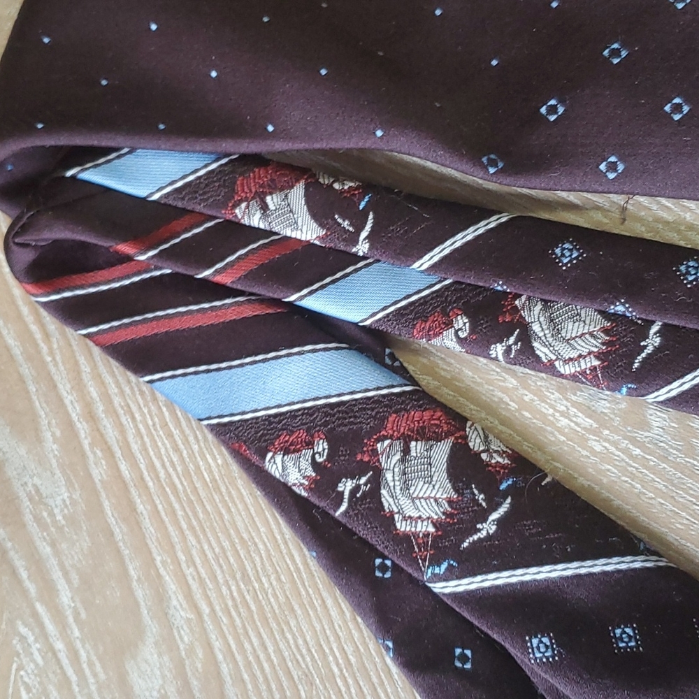 Vintage 1970's brown ship necktie - Picture 3 of 4